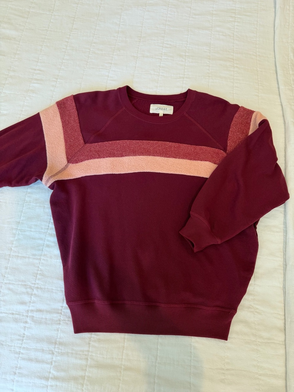 THE GREAT. Women’s Crewneck Sweatshirt in Burgundy with Pink Stripe